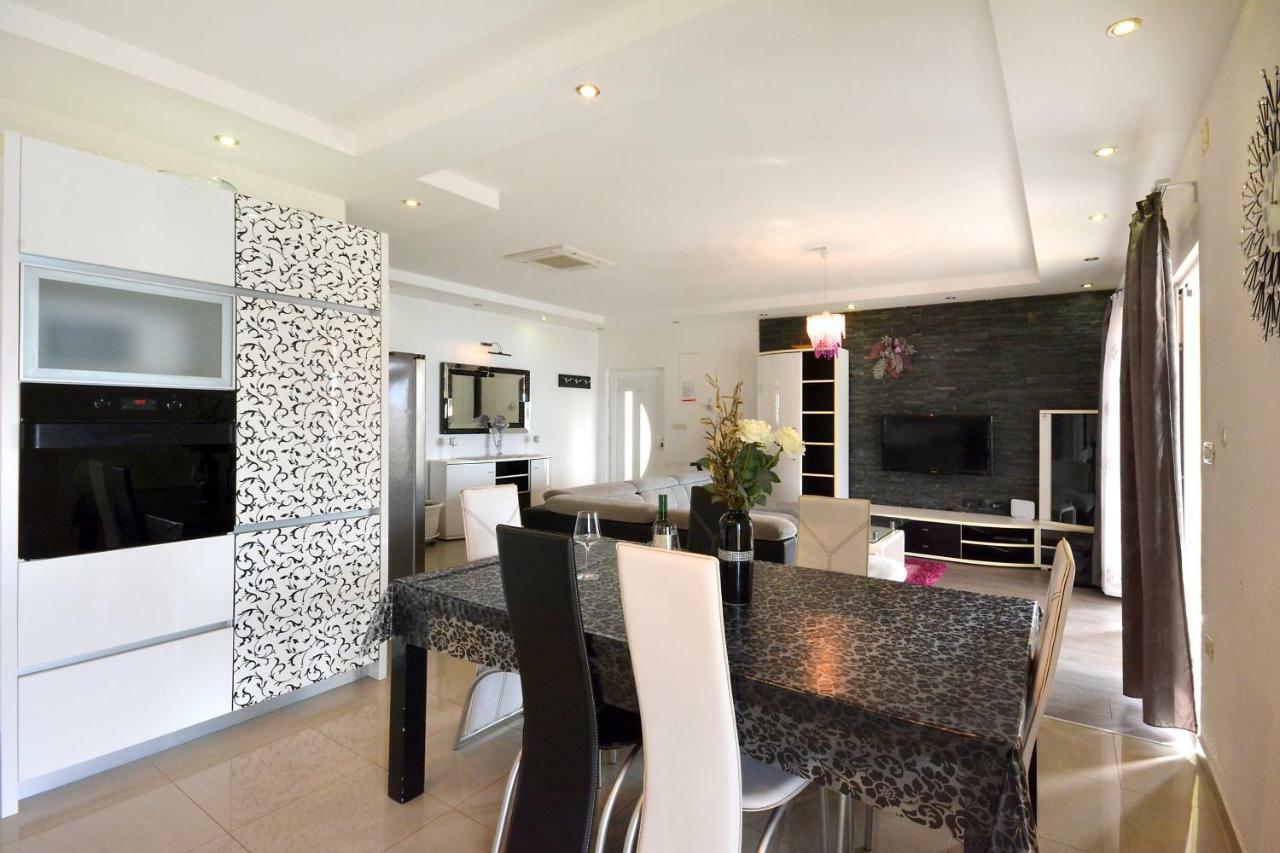 Beach Apartman Petra ポドストラナ エクステリア 写真